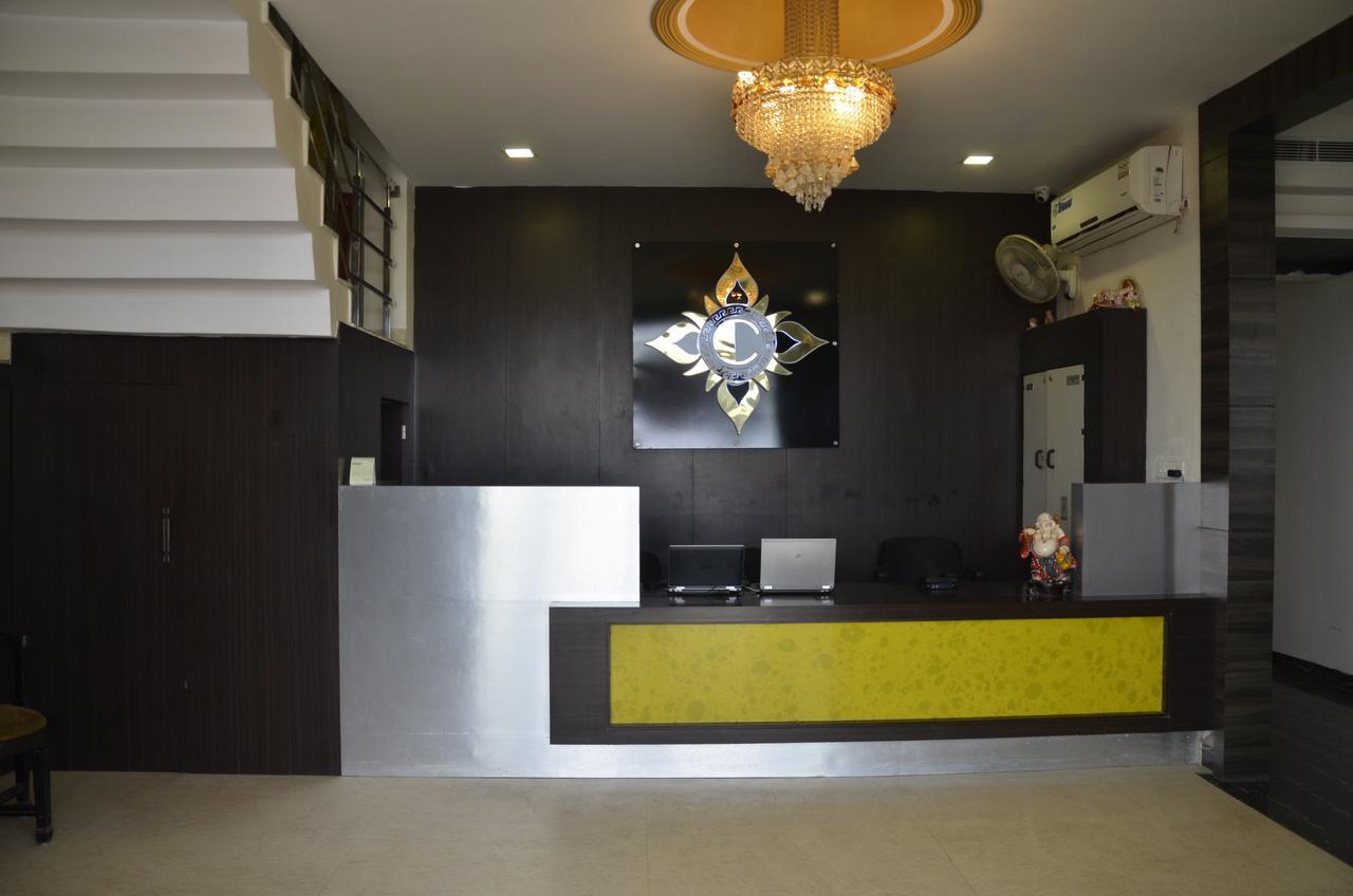 Oyo 1358 Hotel Crossroad Lucknow Exterior foto
