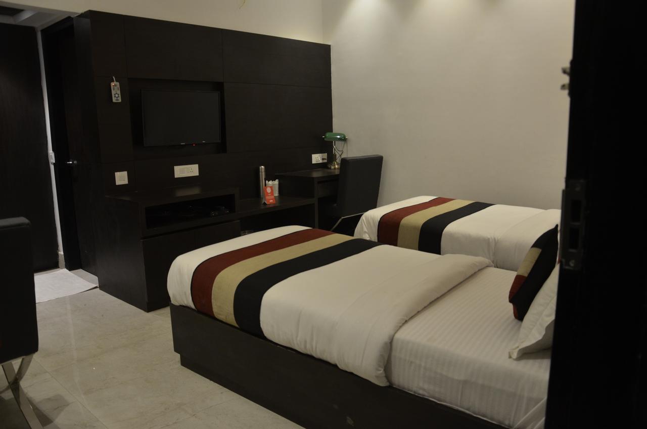 Oyo 1358 Hotel Crossroad Lucknow Exterior foto