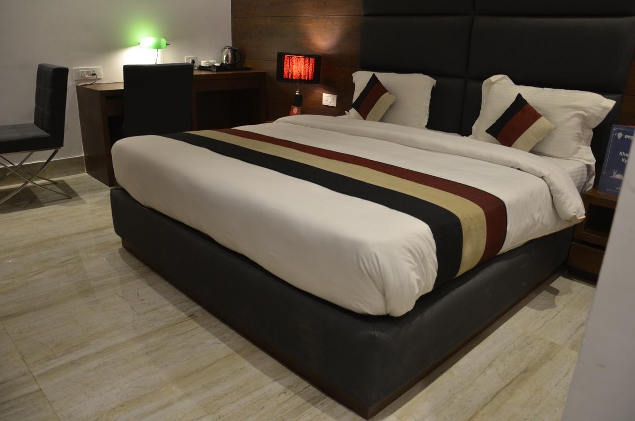Oyo 1358 Hotel Crossroad Lucknow Exterior foto