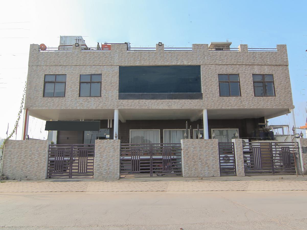 Oyo 1358 Hotel Crossroad Lucknow Exterior foto
