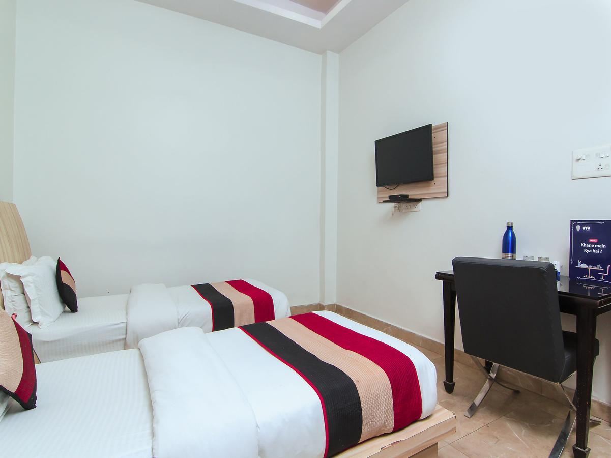 Oyo 1358 Hotel Crossroad Lucknow Exterior foto