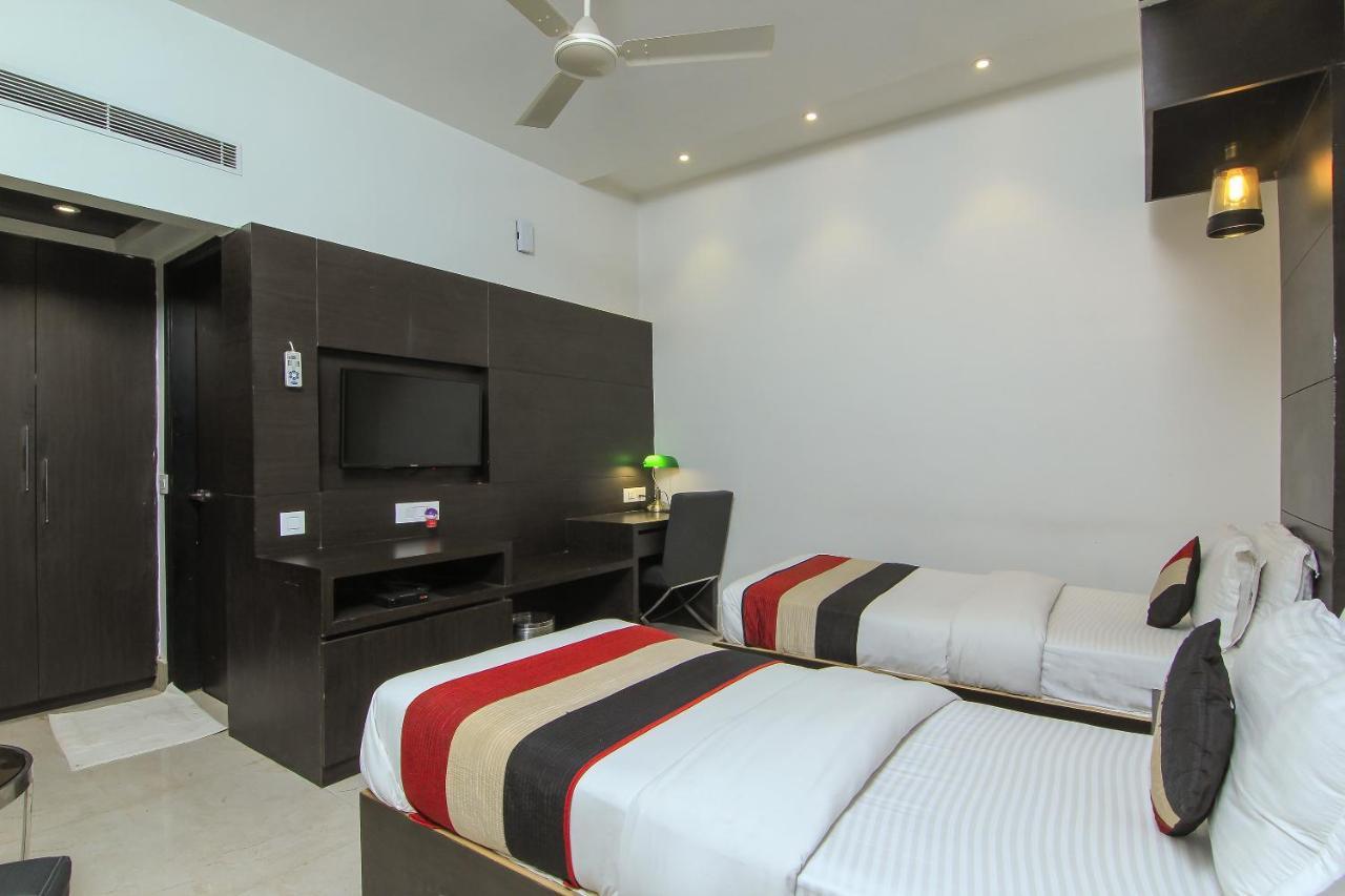 Oyo 1358 Hotel Crossroad Lucknow Exterior foto